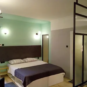 επισκεφθείτε το ξενοδοχείο