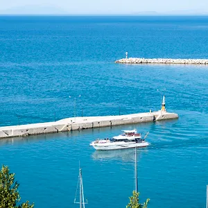 Faro Del Porto Poros (Kefalonia)